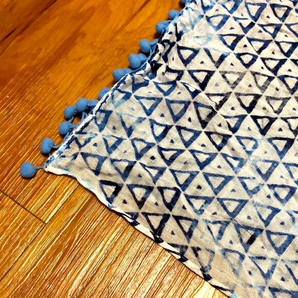 Merona Blue Diamond Blanket Scarf - Picture 4 of 6